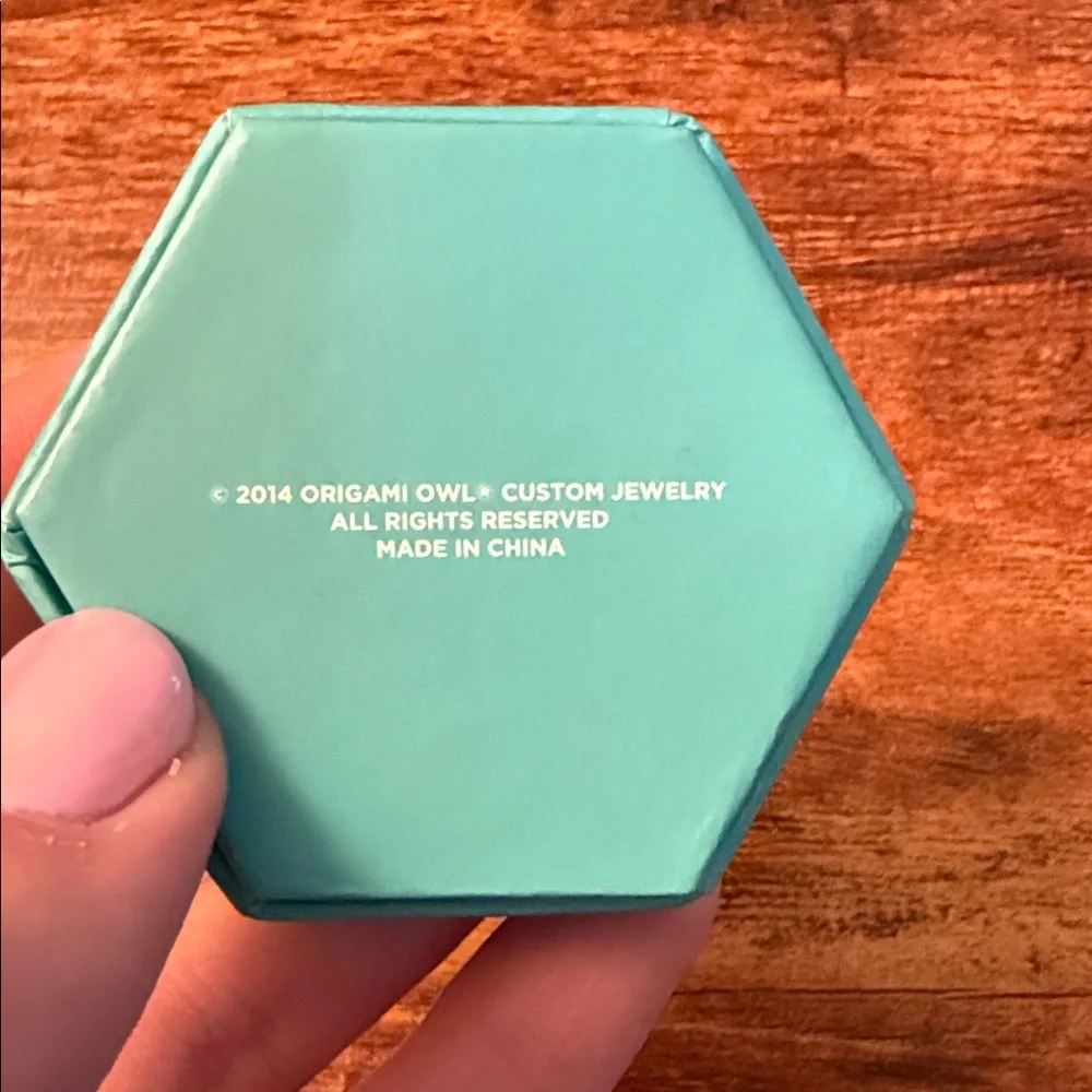 NWOT Origami Owl Silver Bracelet Top with Crystal Accents - Picture 3 of 3